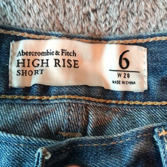 Abercrombie and Fitch sz 6 w28 high rise short/distressed/5pockets/frayed - Picture 2 of 15